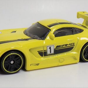 hot wheels 16 mercedes amg gt3 yellow