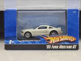 2010GT187white