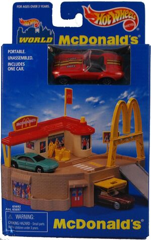 Hot Wheels City Downtown Express Car Wash Playset with 1 Car