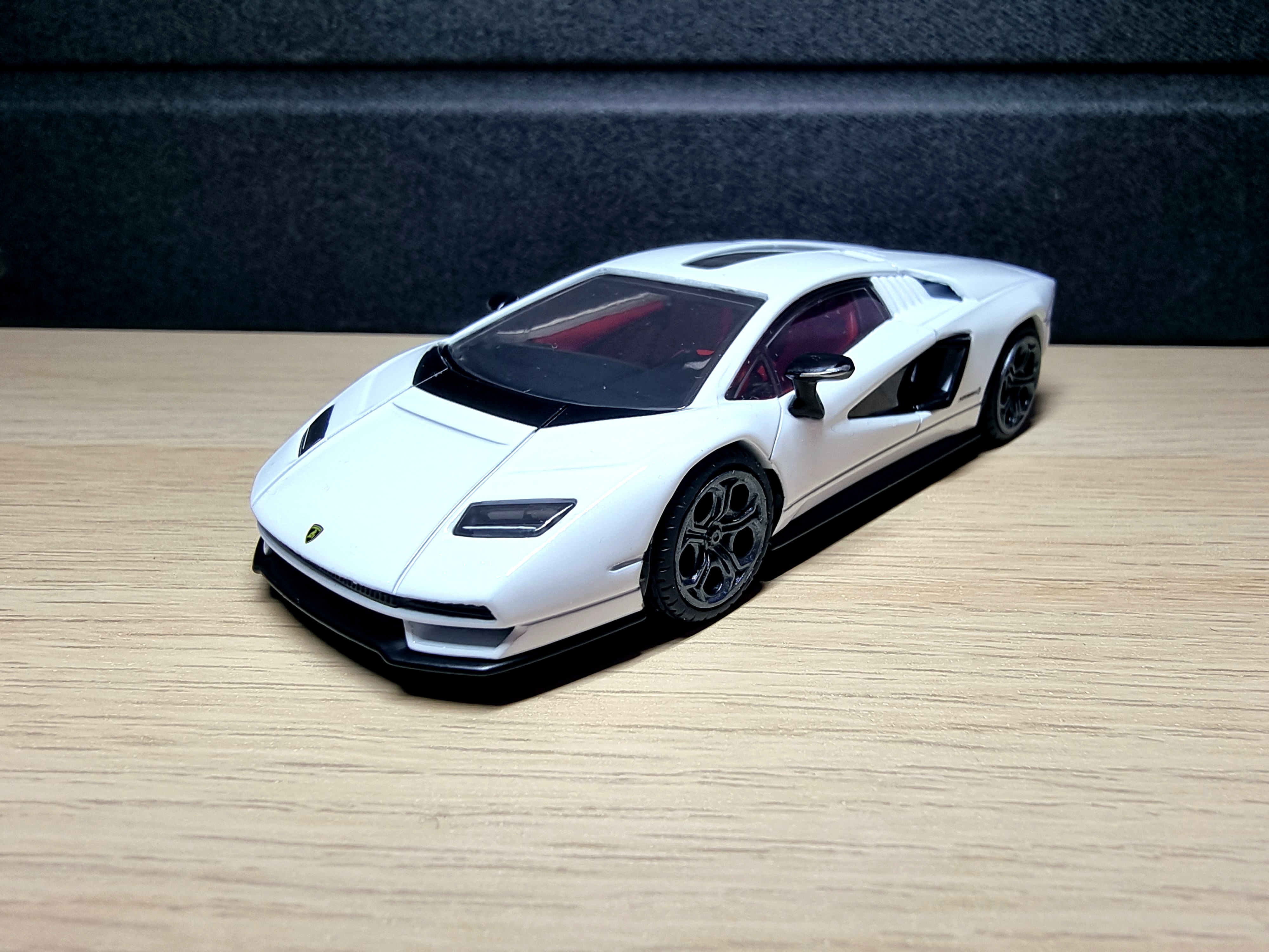 Lamborghini Countach LPI 800-4 (1:43), Hot Wheels Wiki