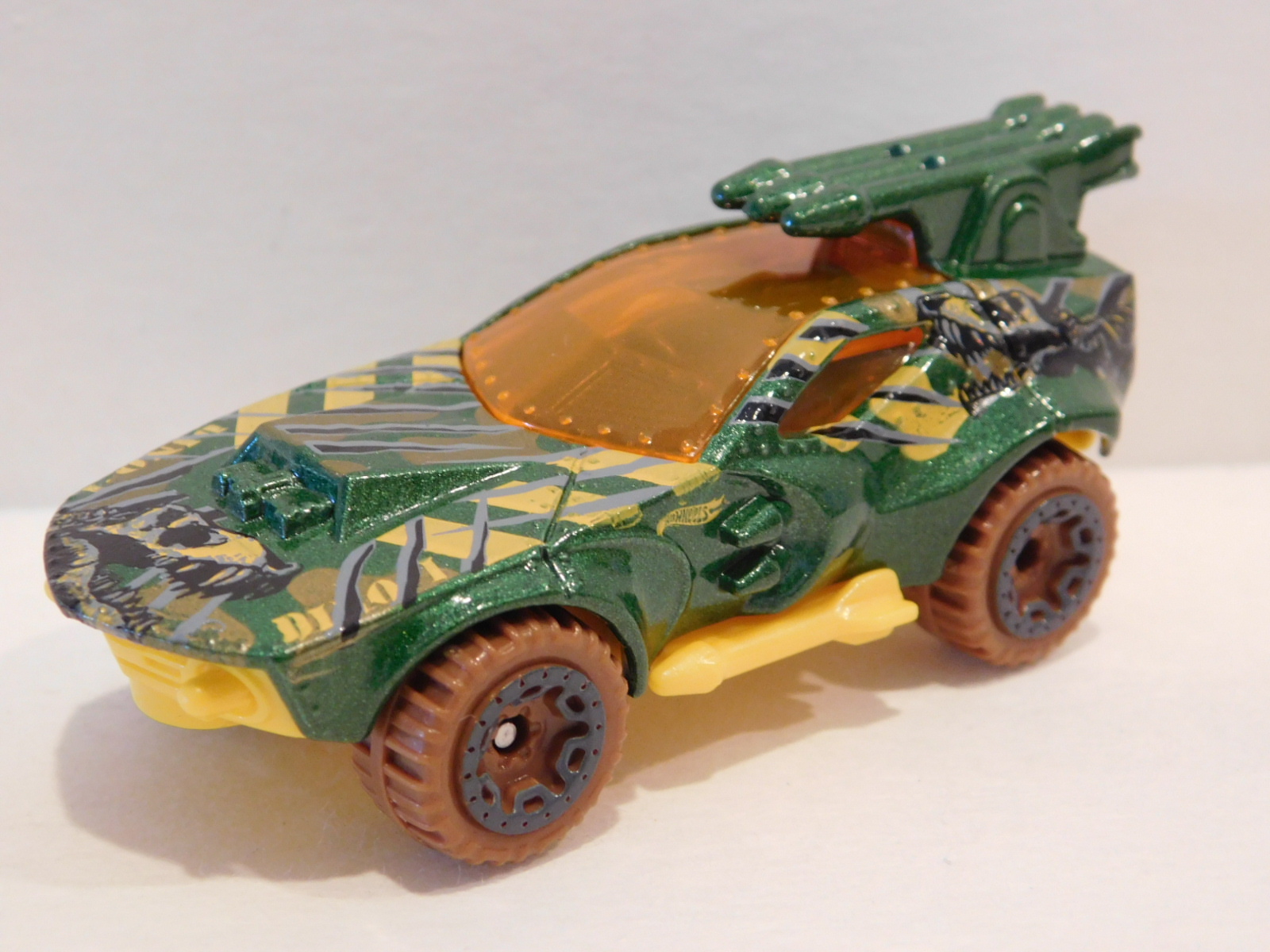 Hot wheels cheap dino riders 2018