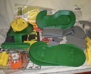Super Electronic Garage (93170) box contents
