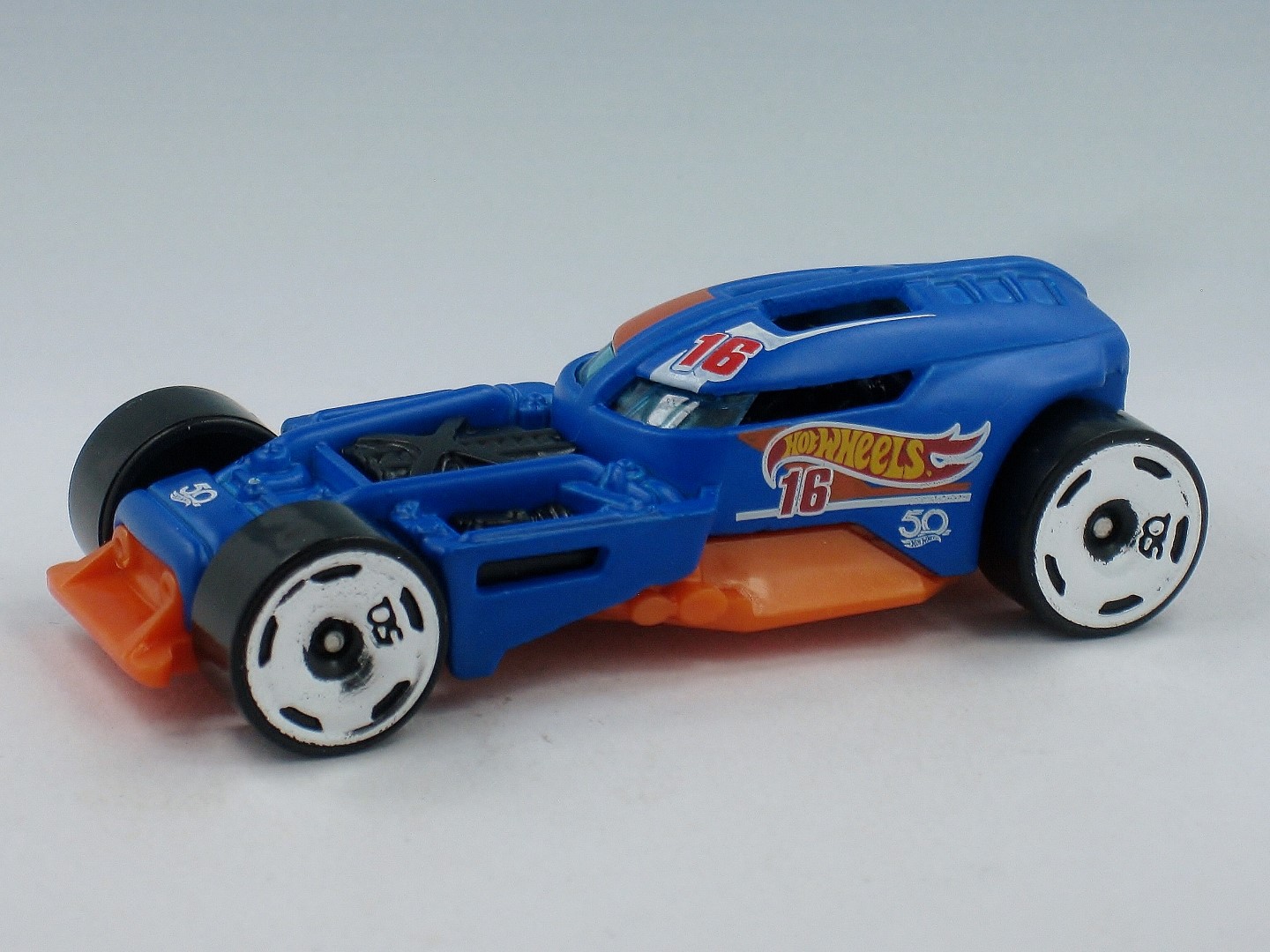 Coche Carrera Go Hot Wheels HW50 Concept