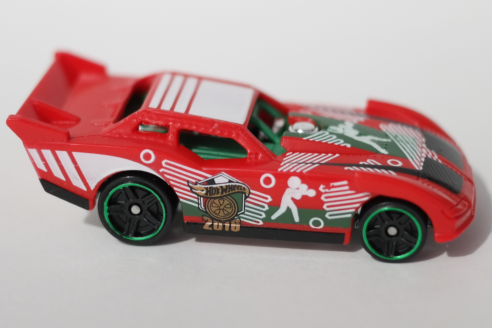 Details about   2020 Hot Wheels #86 X-Raycers 3/10 BEAT ALL Transparent Red w/Green Wheels 