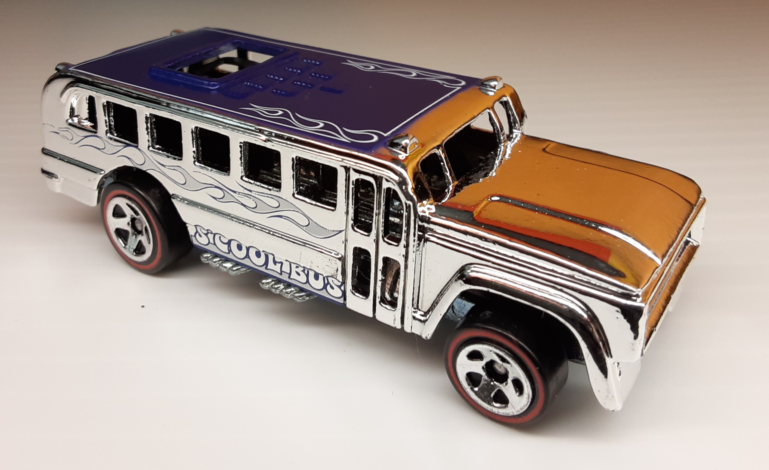 2000 Hot Wheels Penske S'Cool Bus Silver Premium Real Riders