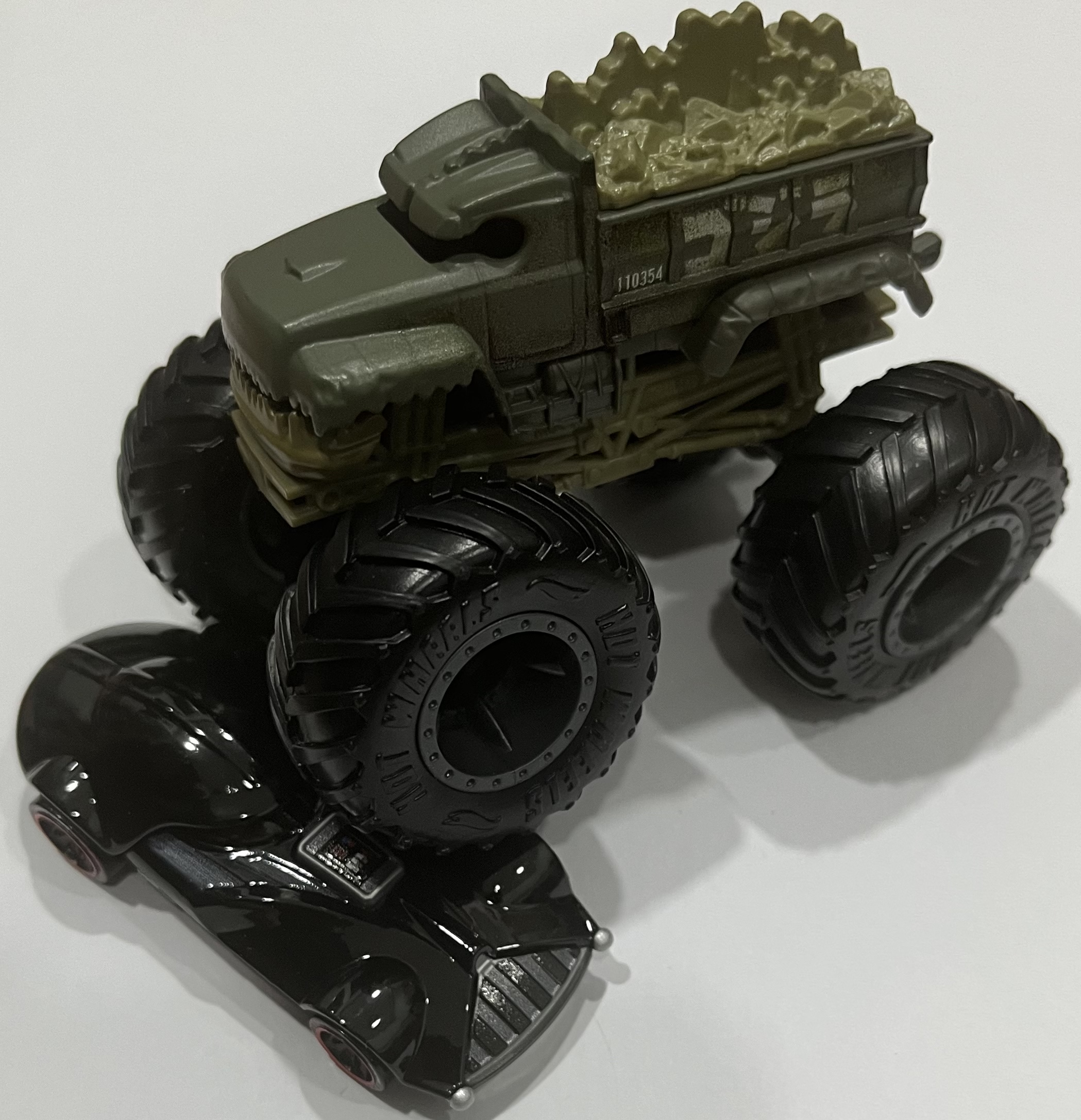 Hot Wheels Monster Trucks - Godzilla - Mattel - Casa Joka