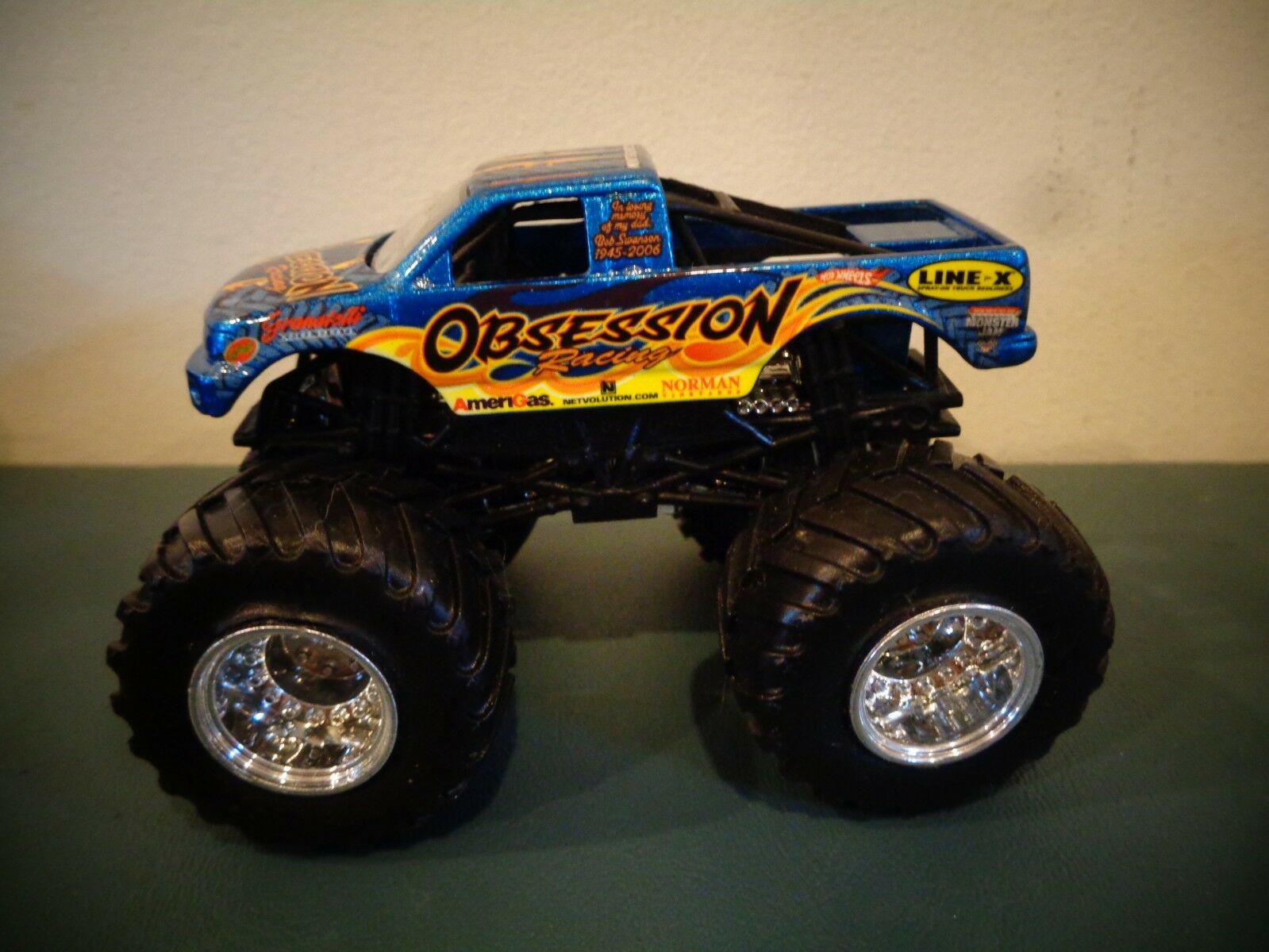 Hot Wheels Monster Trucks 1:64 Scale Chassis Snapper, Includes Hot Wheels  Die Cast Car, 1 - Kroger