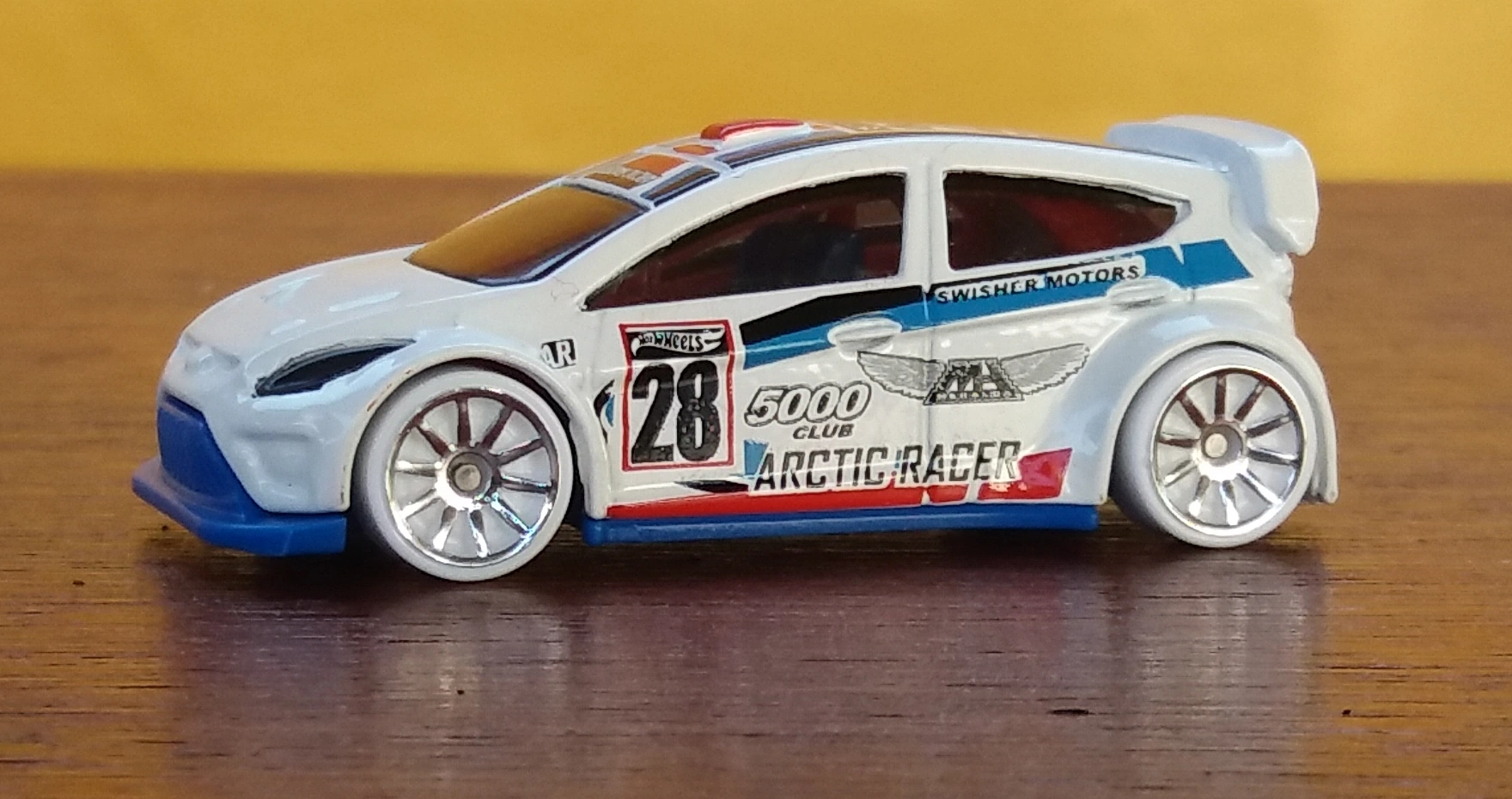 2016 '12 Ford Fiesta (White)