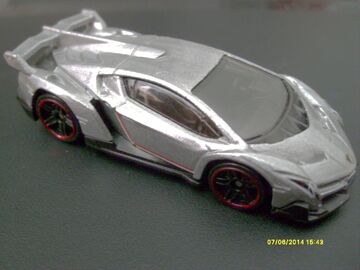 hot wheels lamborghini veneno orange