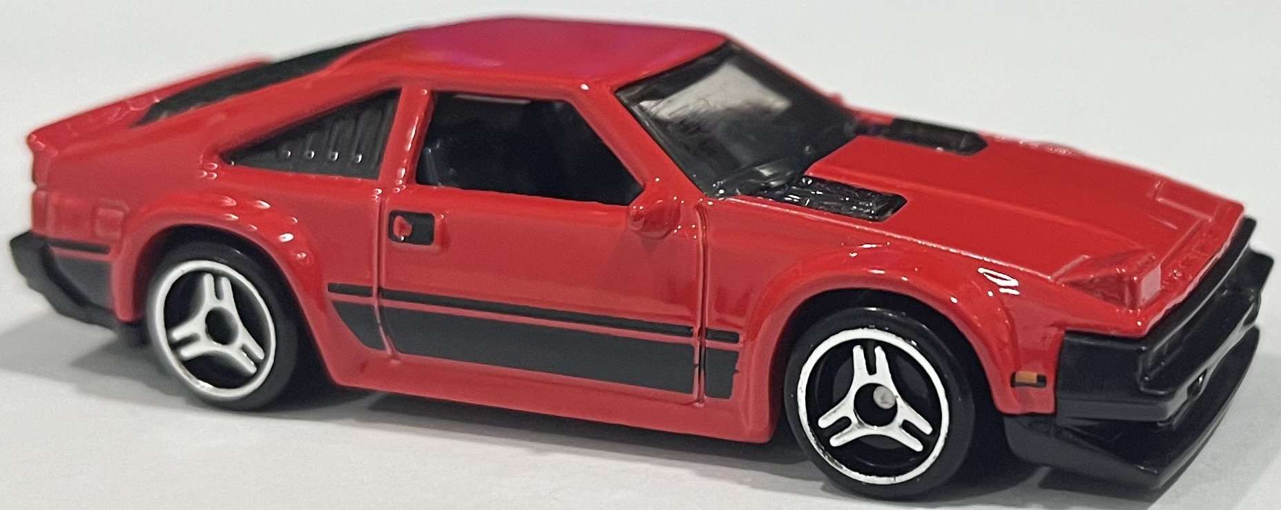 ホットウィール HOTWHEELS The Hot Ones 82 TOYOTA SUPRA トヨタ 