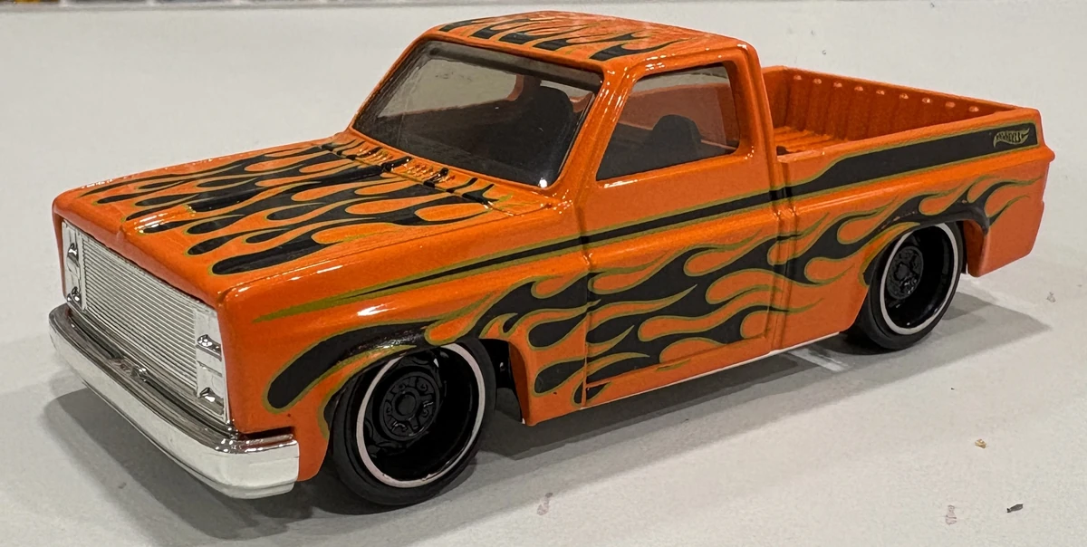 ꫛꫀꪝ✧˚꧁ HotWheels ꧂'83 CHEVY SILVERADO⧼右⧽ 1200?cb=20260329215921