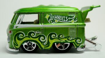 ホットウィール　KOOL KOMBI Amazon.com: Hot Wheels Volkswagen Kool Kombi : Arts, Crafts