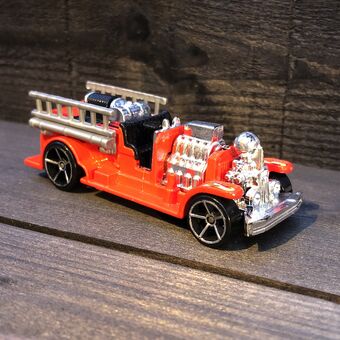 hot wheels old number 5 fire truck