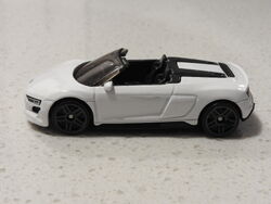 Amazon.com: Hot Wheels 2019 Audi R8 Spyder, Factory Fresh 1