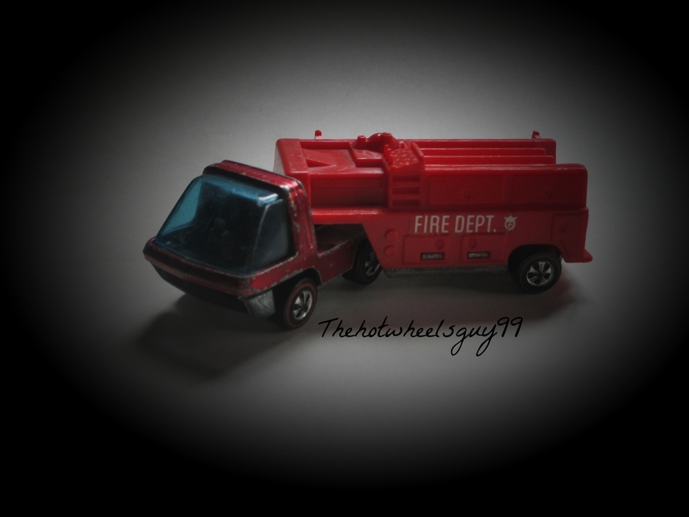 1970 Redline Hot Wheel - FIRE ENGINE - RED