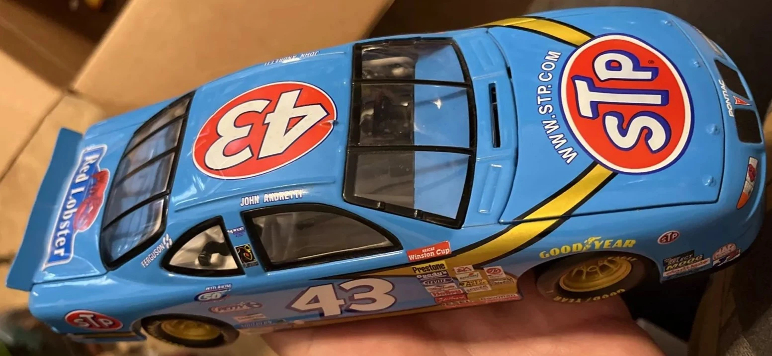 Pontiac Grand Prix Stocker (1:24)