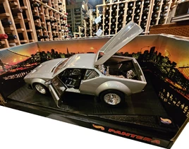 1-18 DeTomaso Silver o4d