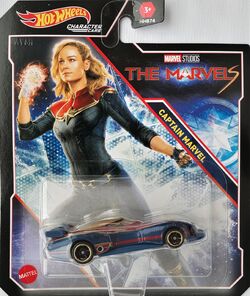 Captain marvel hot top