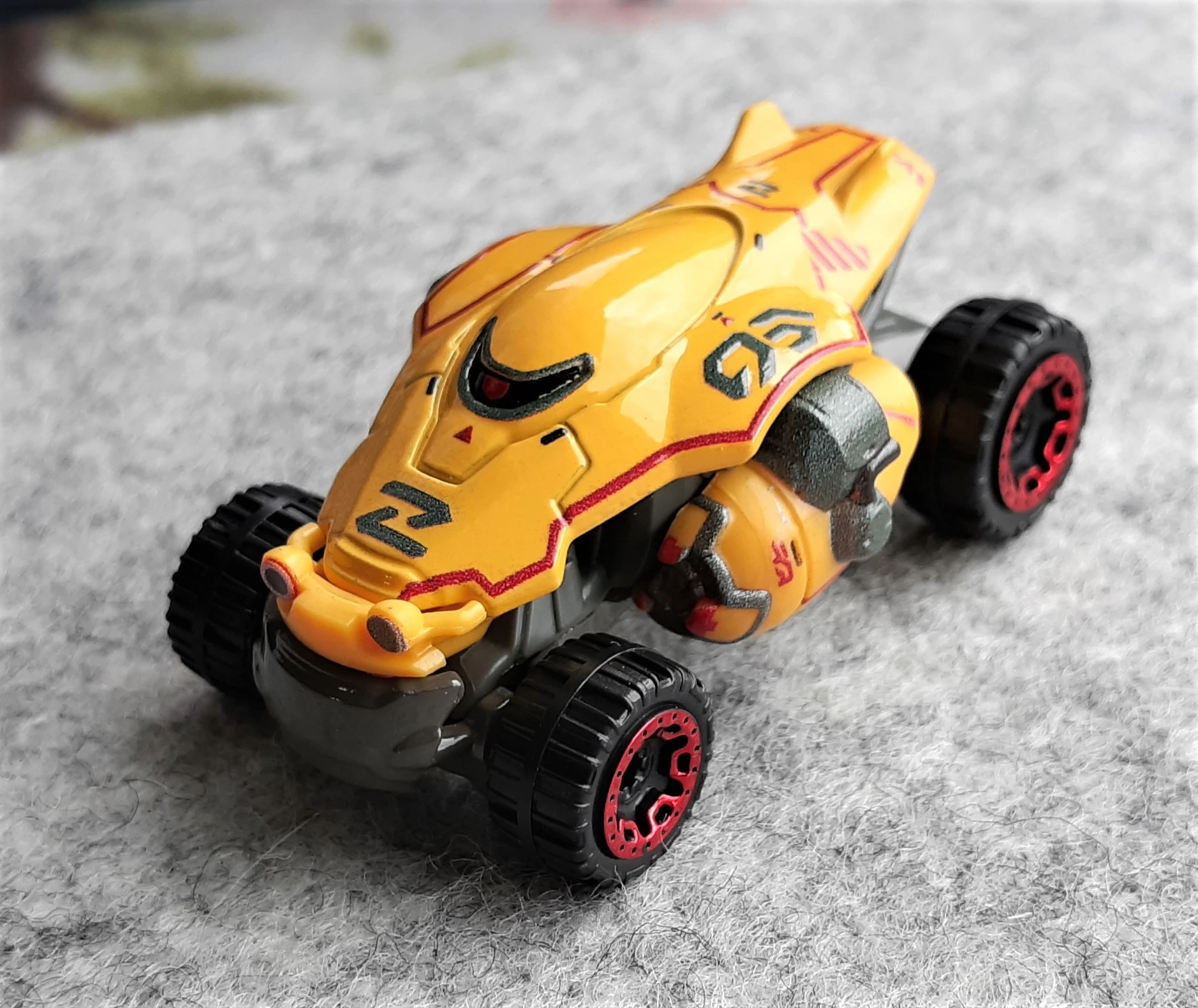 2022 Zyclops (Royal Yellow)