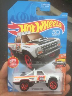 Tan 64/250 2018 Hot Wheels HW Trucks  87 Dodge D100