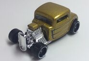 32 Ford. Gold Metalflake. Front high-perspective