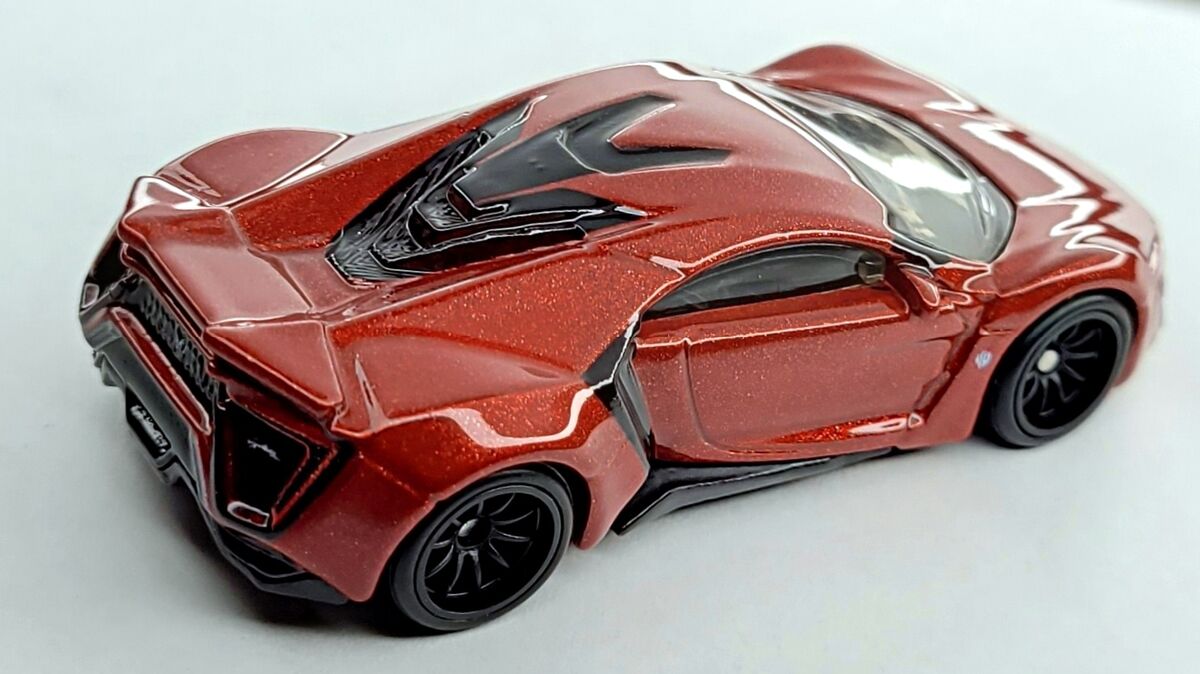 Lykan Hypersport Red