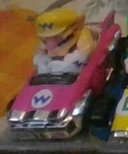  Hot Wheels GBG31 Mario Kart 1:64 Die-Cast Bowser with Badwagon  Vehicle : Toys & Games