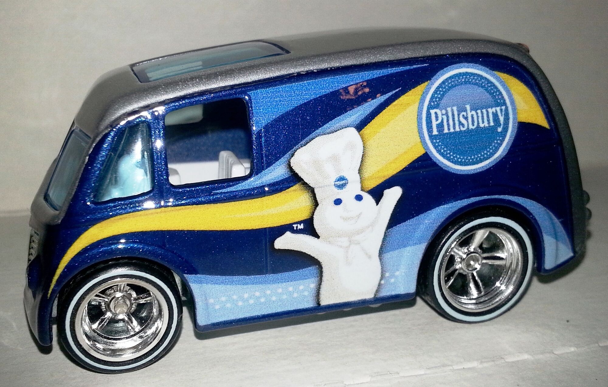 Quick D-Livery R2-D2 Star Wars Pop Culture Hot Wheels NB5 Quick D-Livery R2-D2 Star Wars Pop Culture Hot Wheels NB5
