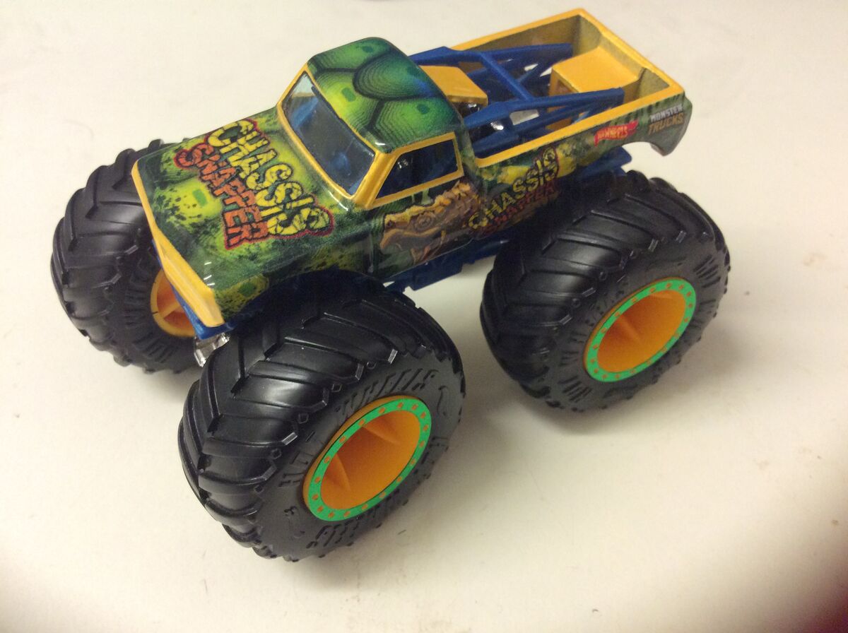 Carrinho Hot Wheels Monster Trucks Chassis Snapper Hkm09