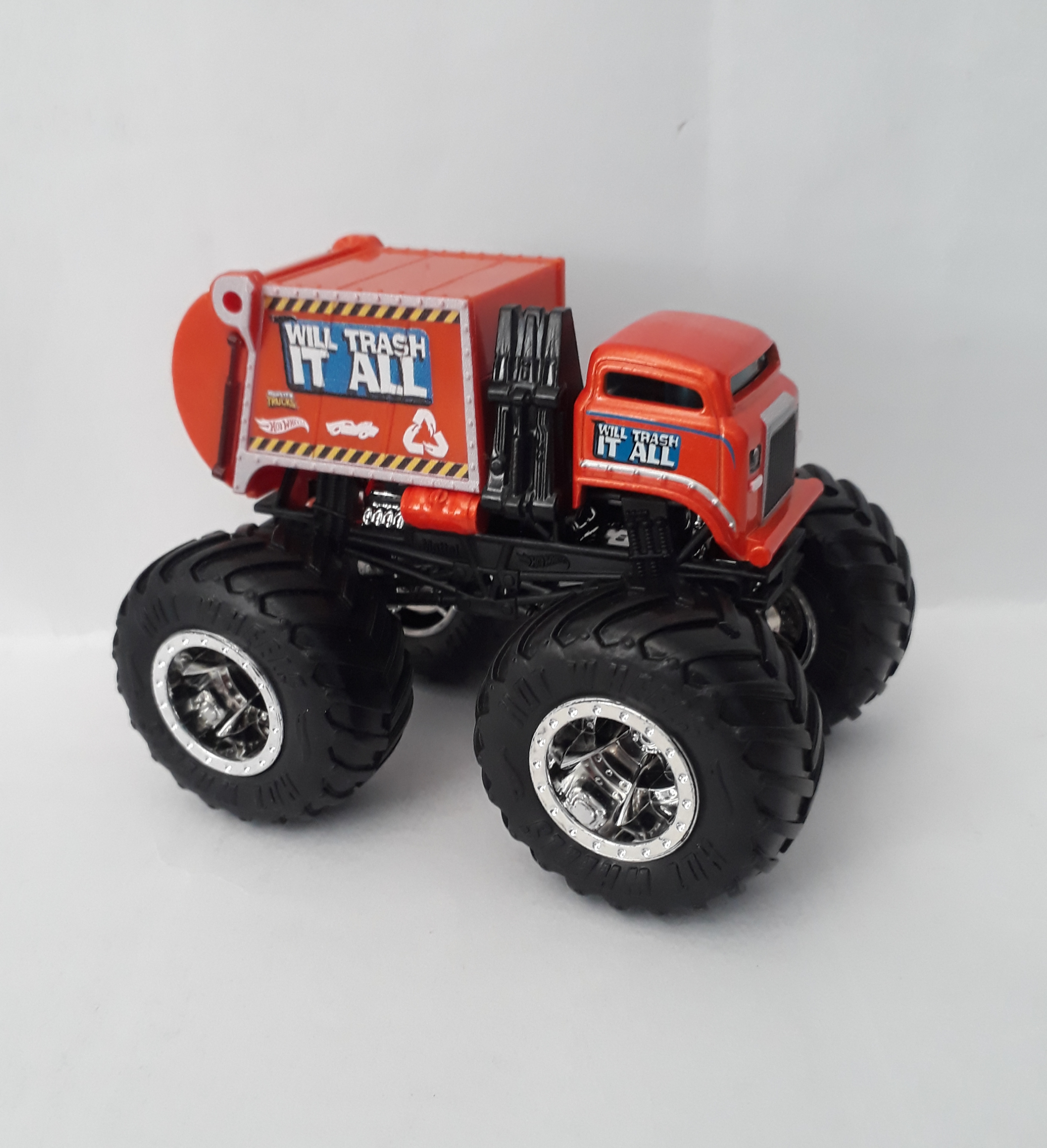 Hot Wheels Monster Trucks Mega-Wrex Black & White Includes Crushable Car 