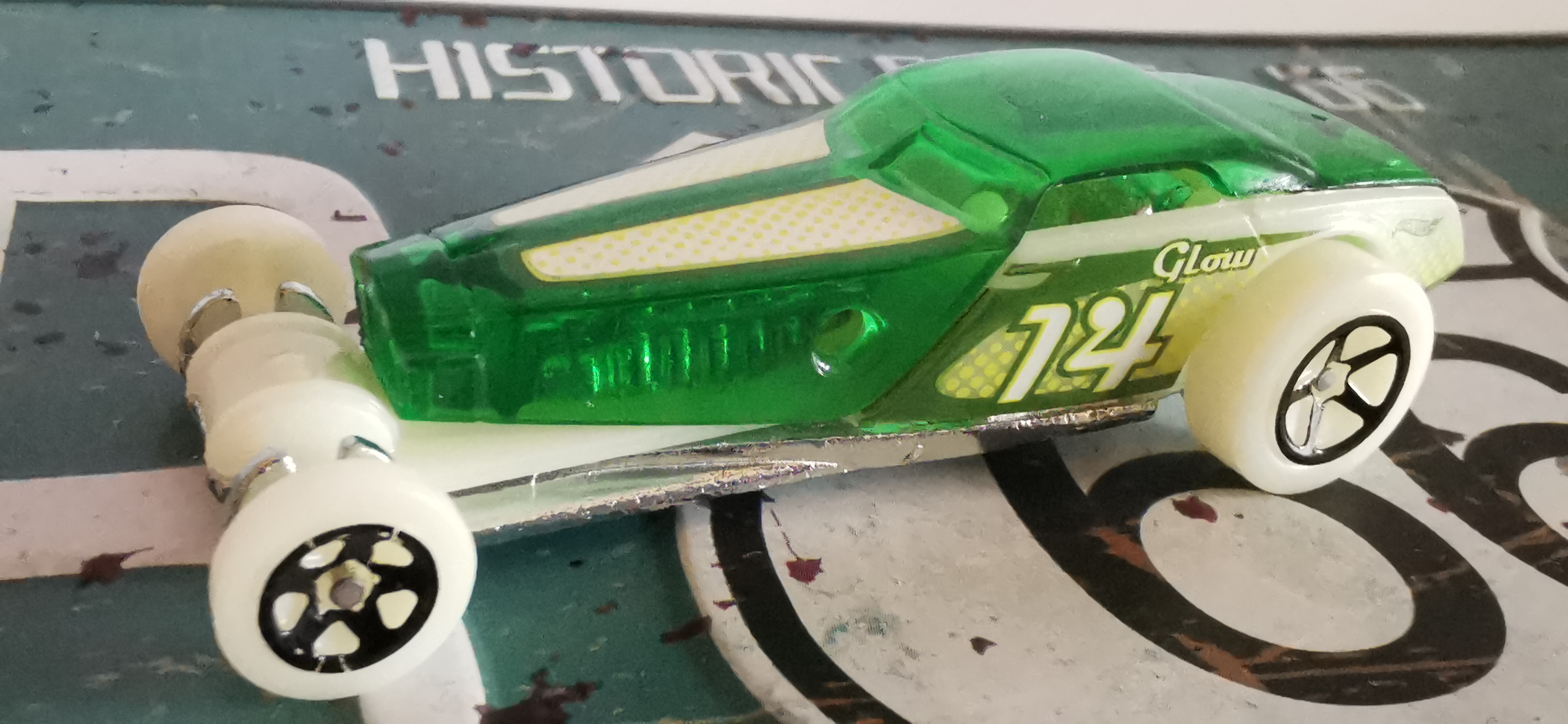 2018 Hot Wheels Hi-Roller Race Car in Green & White #14 海外 即決