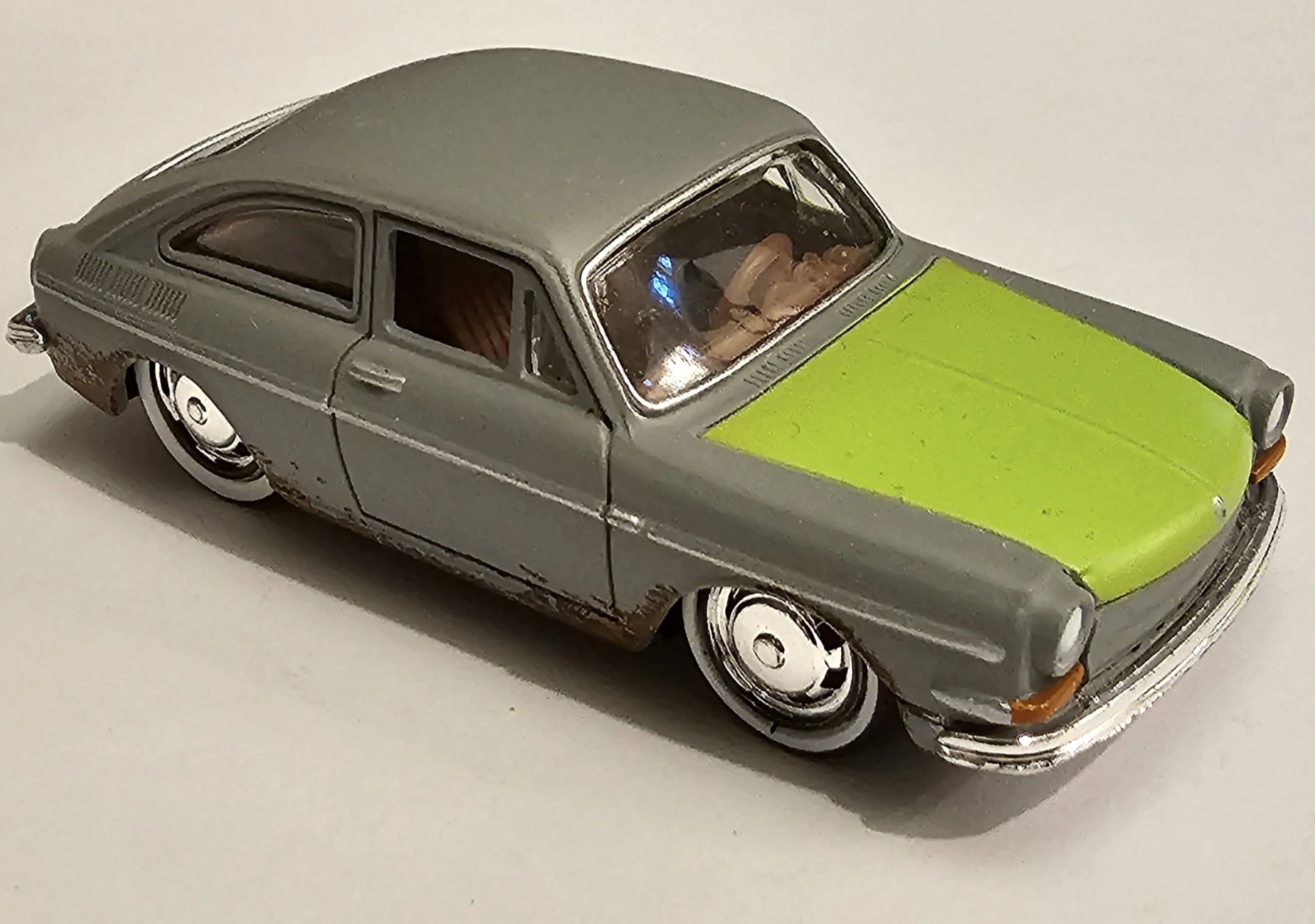 2008 '69 Fastback (Dark Grey With Green Parts)