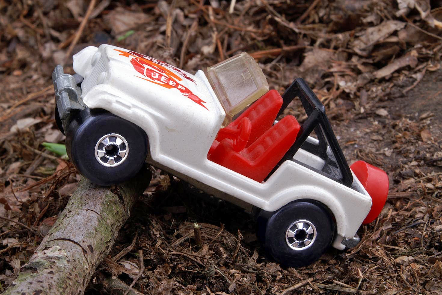 hot wheels white jeep