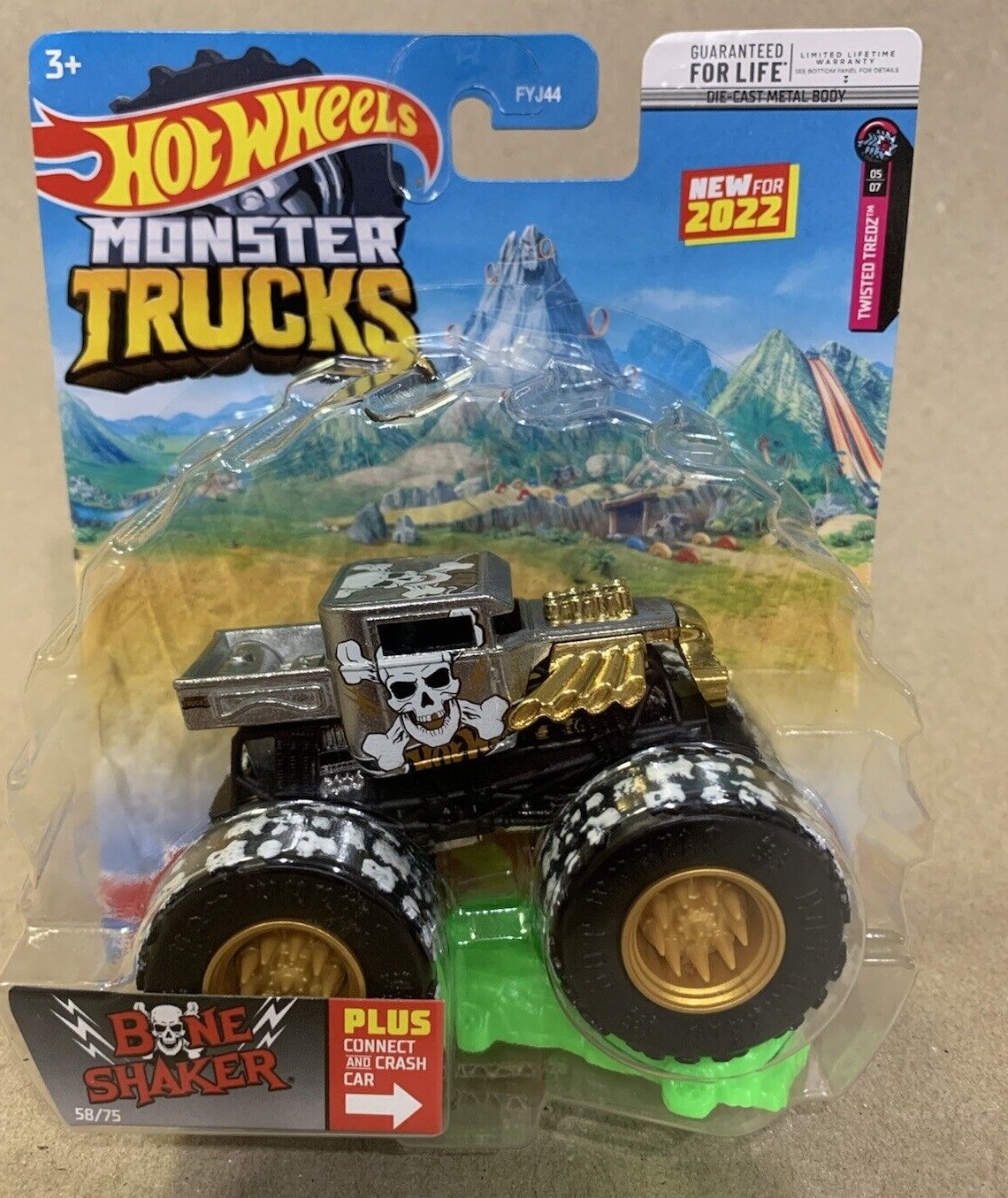 Hot Wheels Monster Trucks 1:64 Scale Bone Shaker Crushable Car 6/75,  Black/red