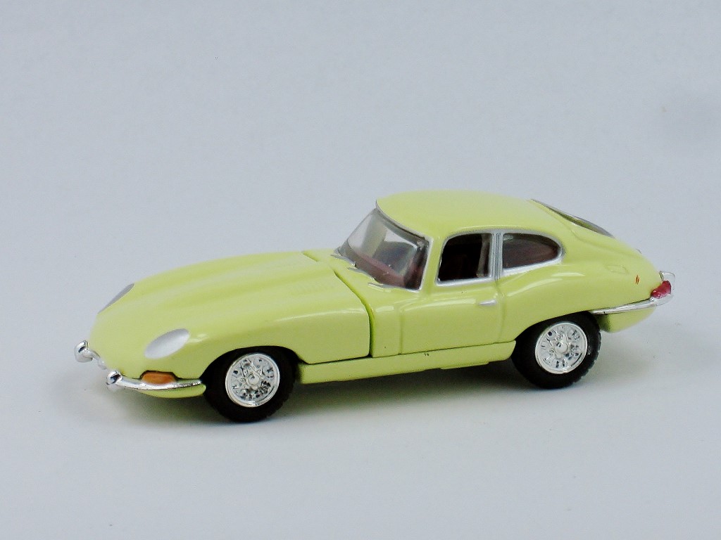 hot wheels jaguar xj40