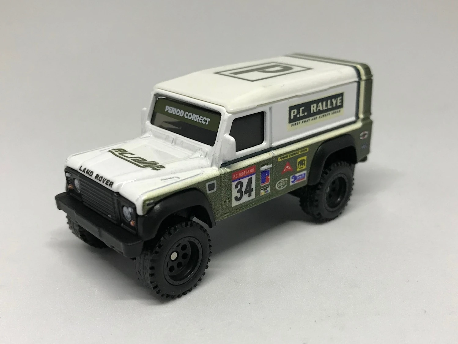 ホットウィール　ランドローバー　デーベンダー110 PERIOD CORRECT ホットウィール ランドローバー デーベンダー110 PERIOD CORRECT