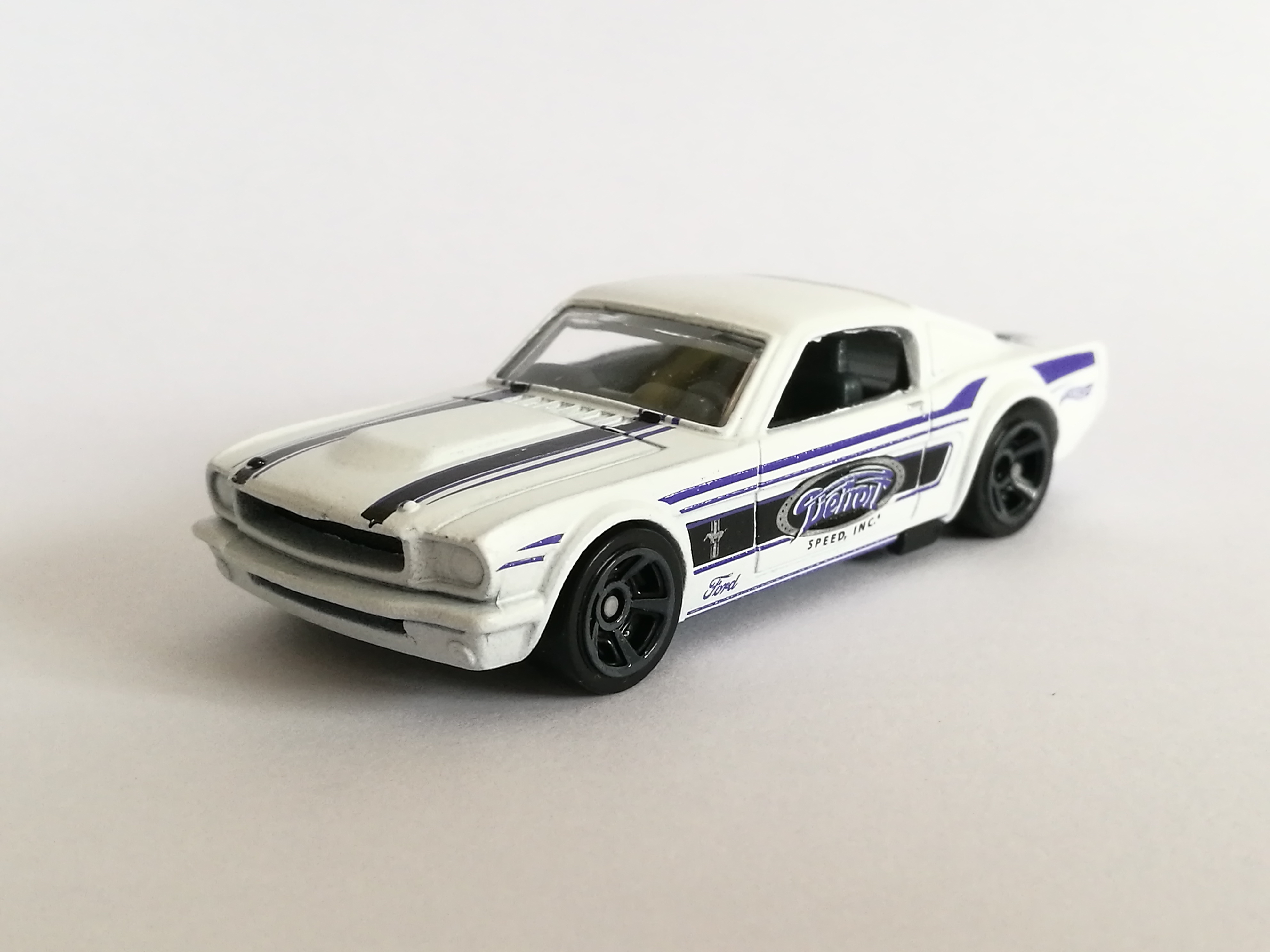 Hot Wheels Muscle Mania: Rodger Dodger 2.0 (FYF88)