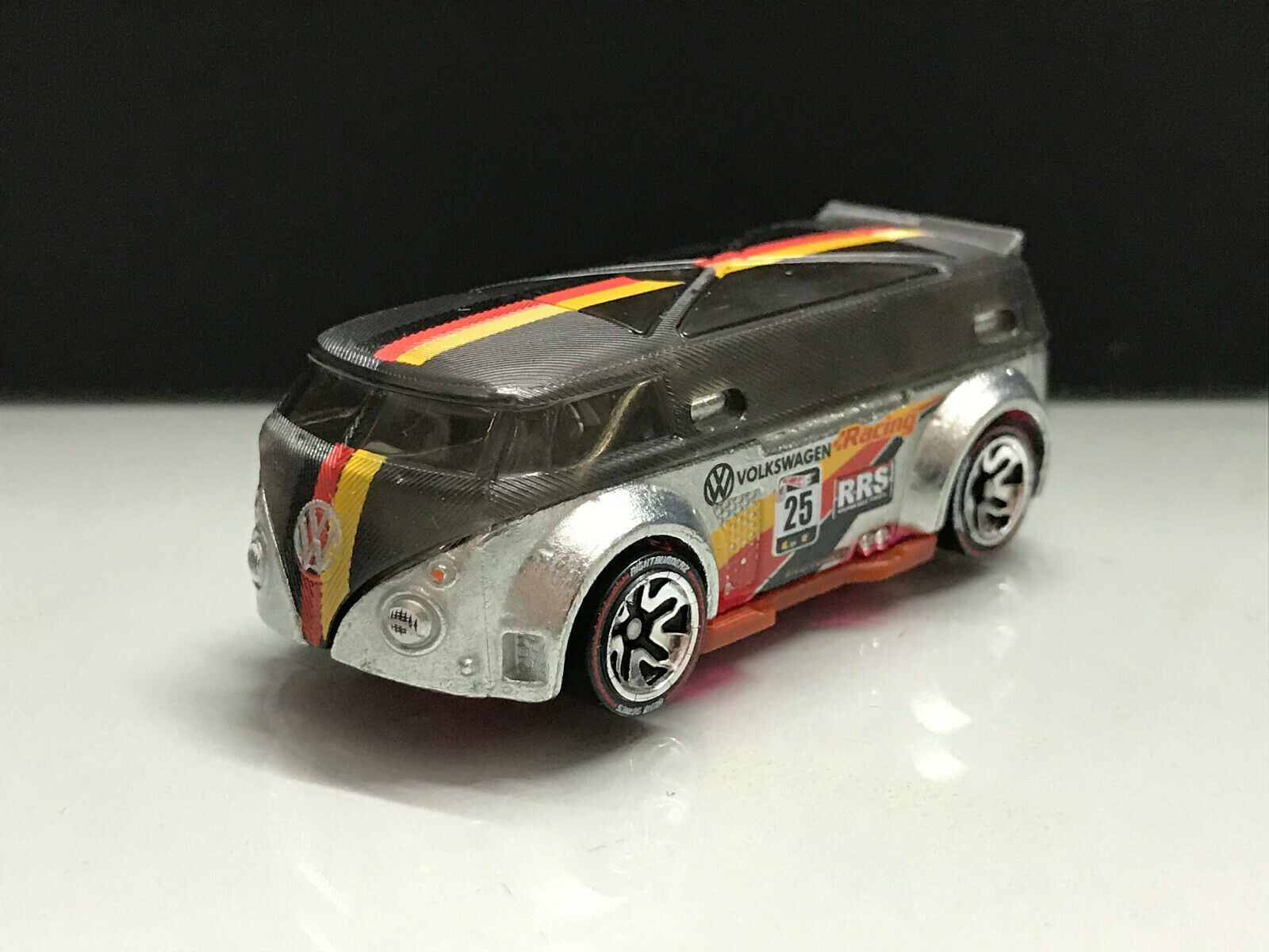 tiny remote control helicopter