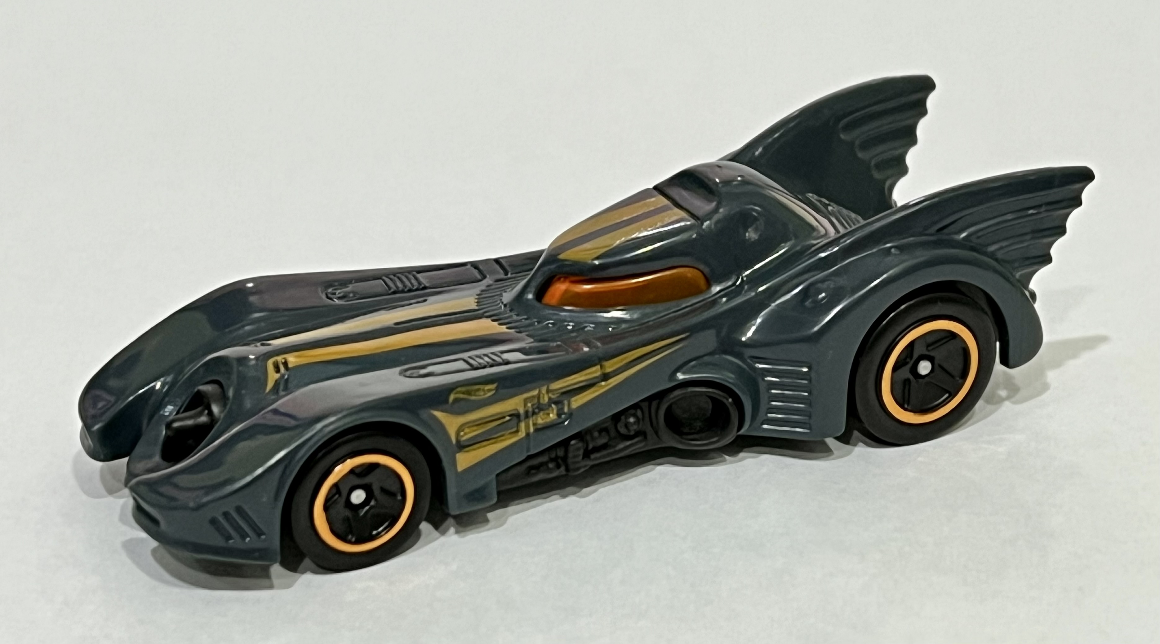  Hot Wheels Batman Forever Batmobile, 2023 Batman 2/5 : Toys &  Games
