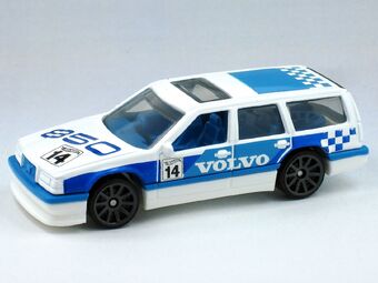 hot wheels volvo 850