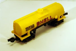 1983 Shell Tank Car Yellow