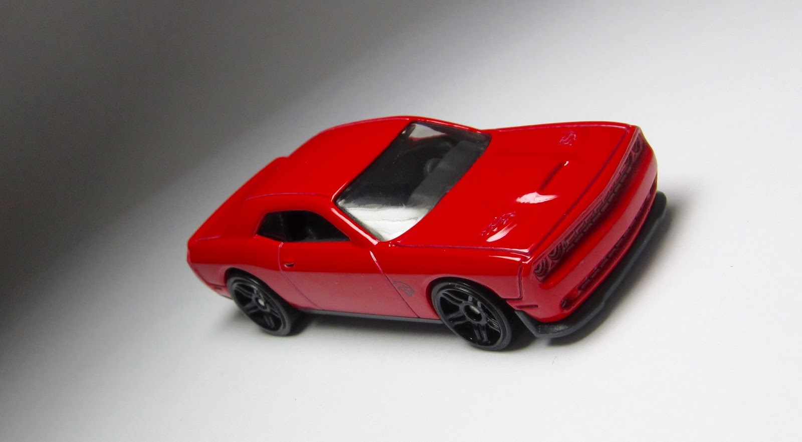 Hot wheels hot sale dodge challenger hellcat