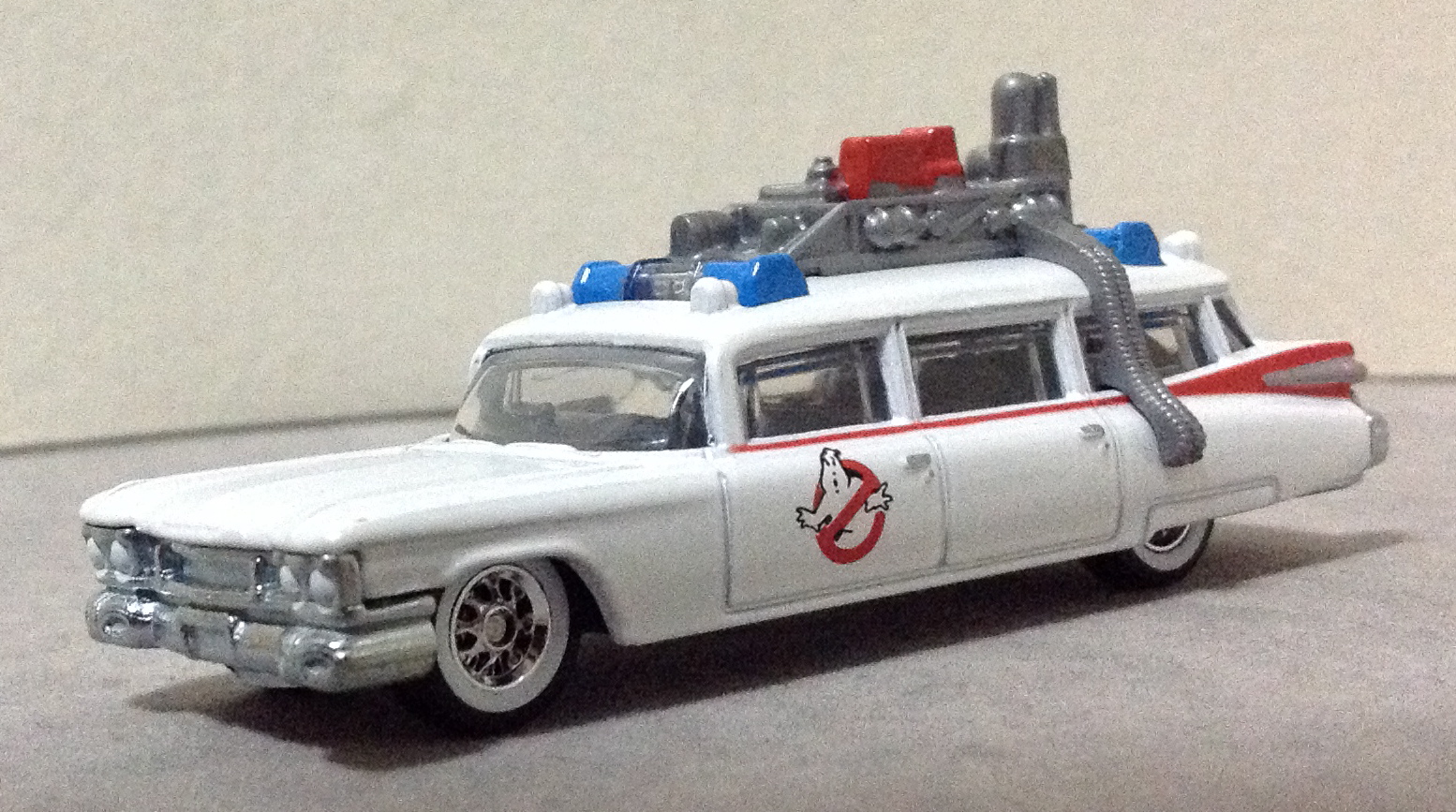 Hot Wheels Ghostbusters Ecto-1  2010 Serie Ovp 