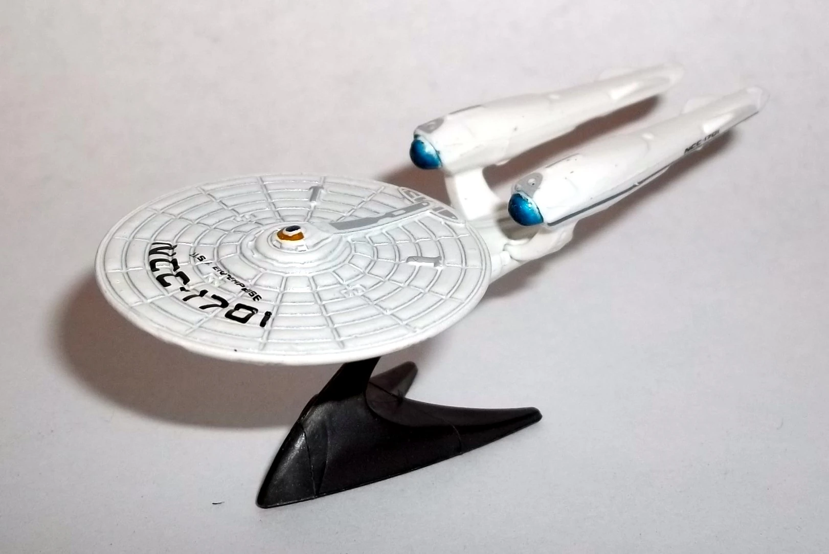 2016 U.S.S. Enterprise NCC-1701 (Satin White)