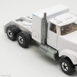 Hot wheels white truck outlet