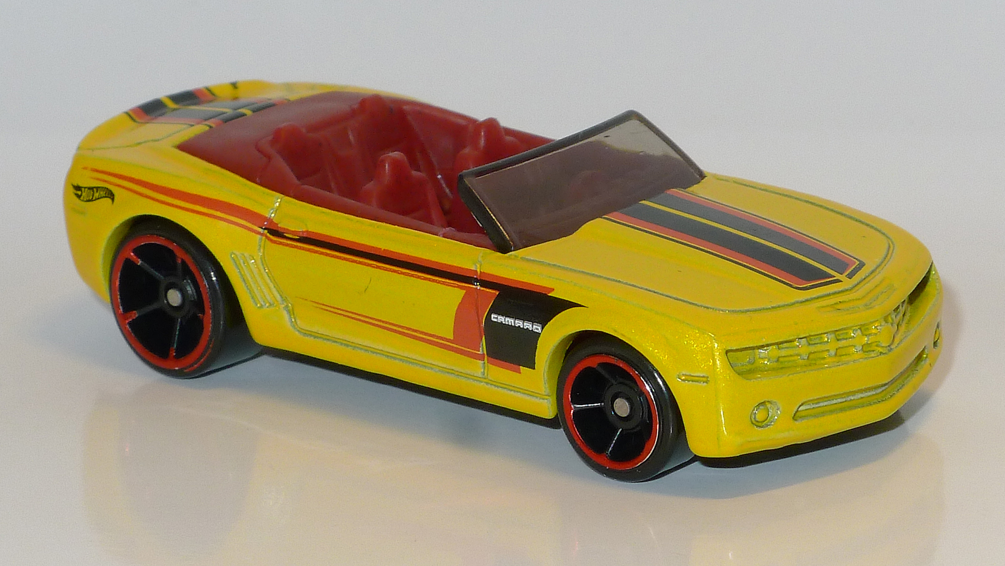 ミニカー Hot Wheels Camaro Convertible Concept 50 Amazon.com: 2008 Hot Wheels New Models White Camaro