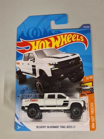 19 chevrolet silverado trail boss lt hot wheels