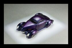 Amazon.com: Hot Wheels ED NEWTON'S LOWBOYZ TRICLOPS