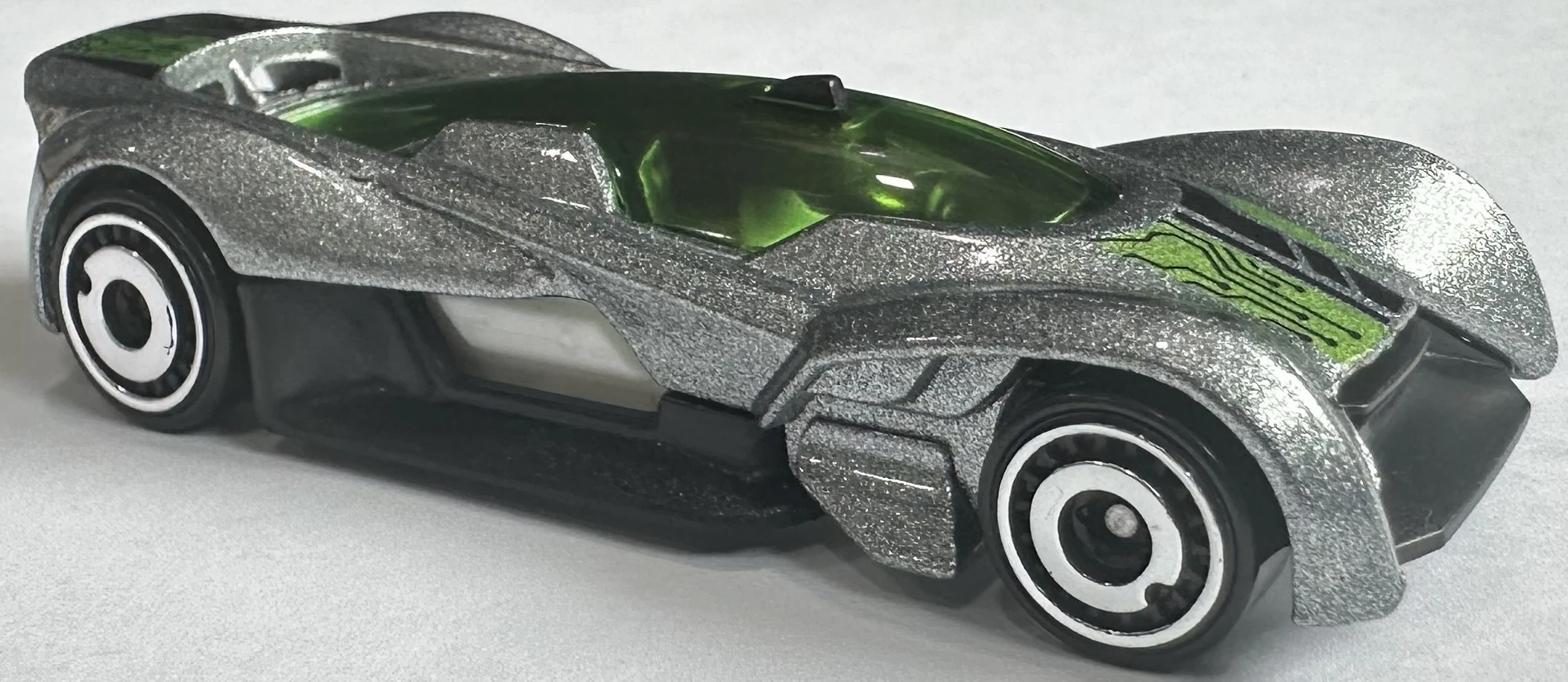 Hot Wheels Futurismo 9/10謎車 FUTURISMOのレビュー！エアロダイナミックな未来的レーシングEV