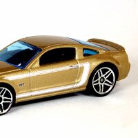 2005 hot wheels ford mustang